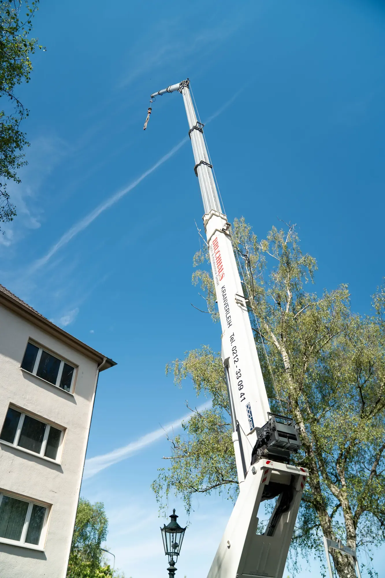 Bruchhaus-Mobilkran fährt in den Solinger Himmel aus